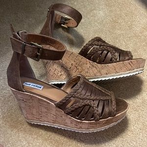 Brand New in Box Not Rated Joy to All Tan Wedges size 8